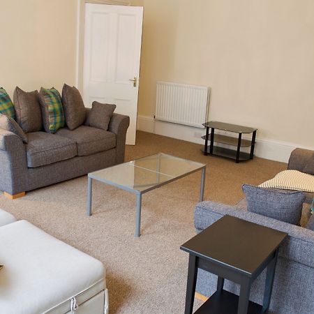 3 Bedroom Apartment Accommodates 8 Edinburg Exteriör bild